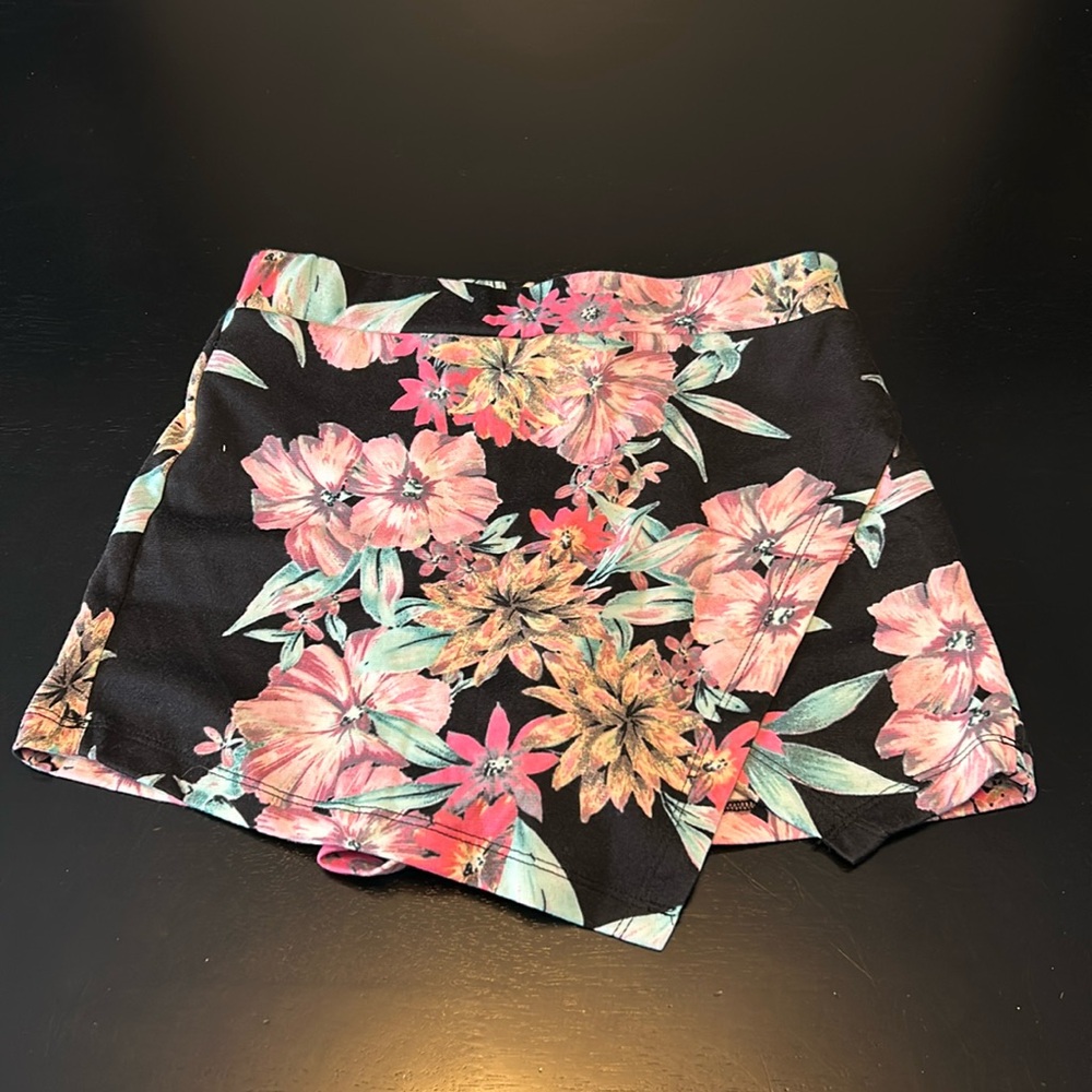 Women’s small skort- NWT
